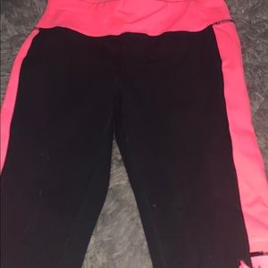 Black hot pink leggings